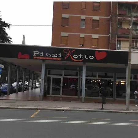 Lägenhet Splendido In Zona Fiera A